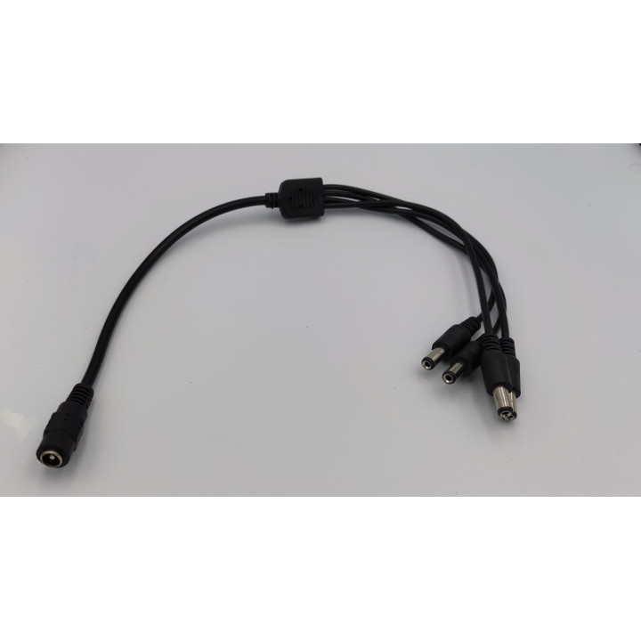Splitter cable with plug
