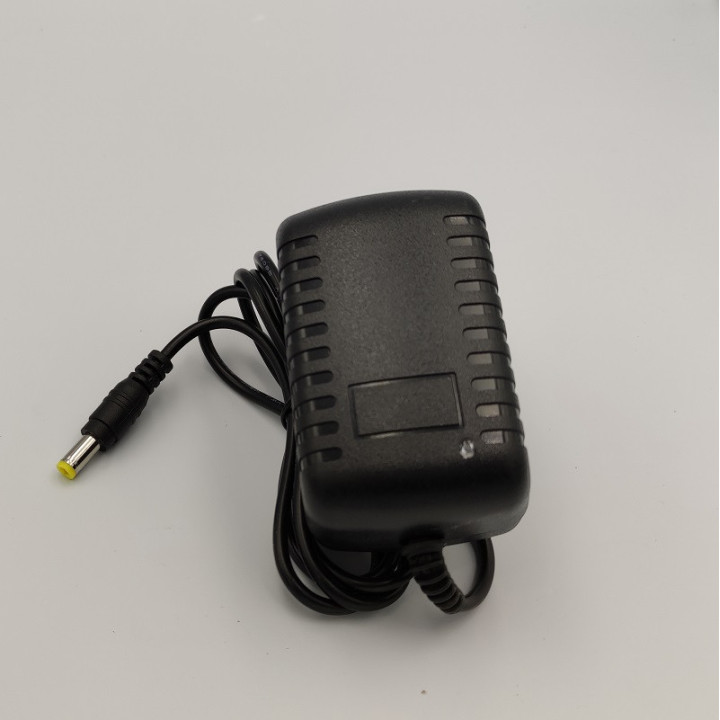 Netzteil 12 V 1A 12W mit Kabel und Stecker