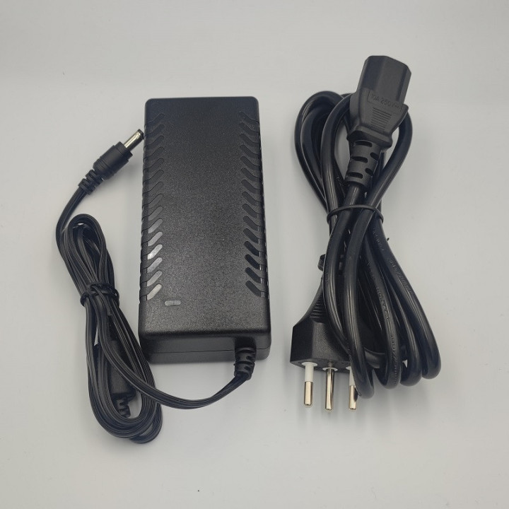 Netzteil 12 V 6A 72W mit Kabel und Stecker