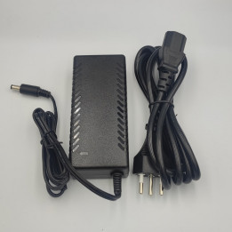 Netzteil 12 V 7A 84W mit Kabel und Stecker