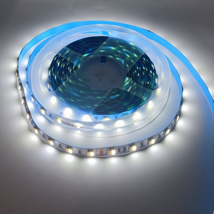 Dual warm und kaltweiss 2in1 60LED/m 24 V 10 mm 5 m nicht wasserdicht 5050