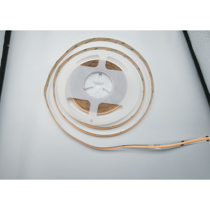 COB LED-Streifen auf Rolle, ausgeschaltet