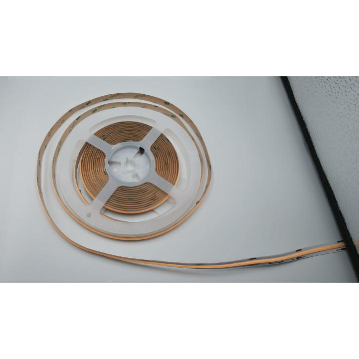 COB LED-Streifen auf Rolle, ausgeschaltet