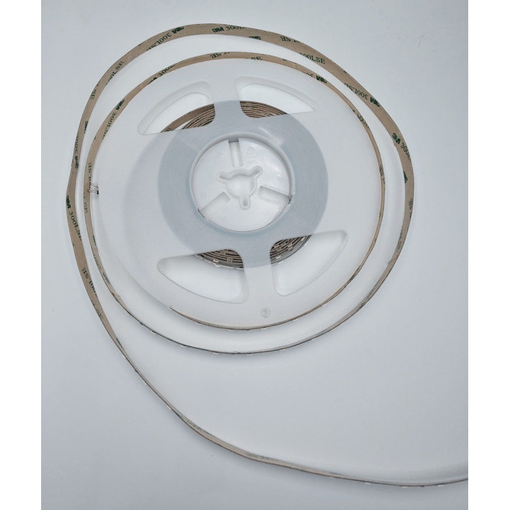 SMD 2835 LED-Streifen auf Rolle, ausgeschaltet