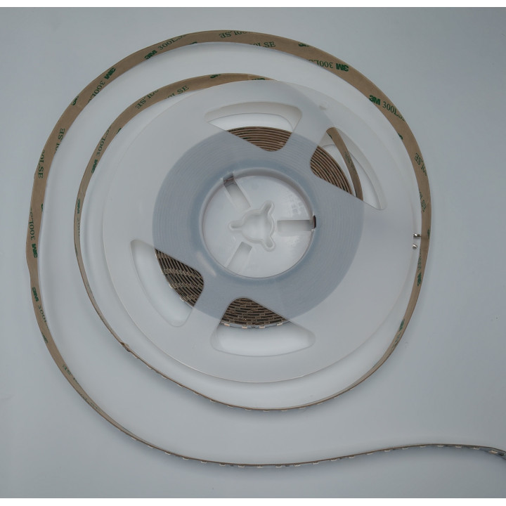 SMD 2835 LED-Streifen auf Rolle, ausgeschaltet