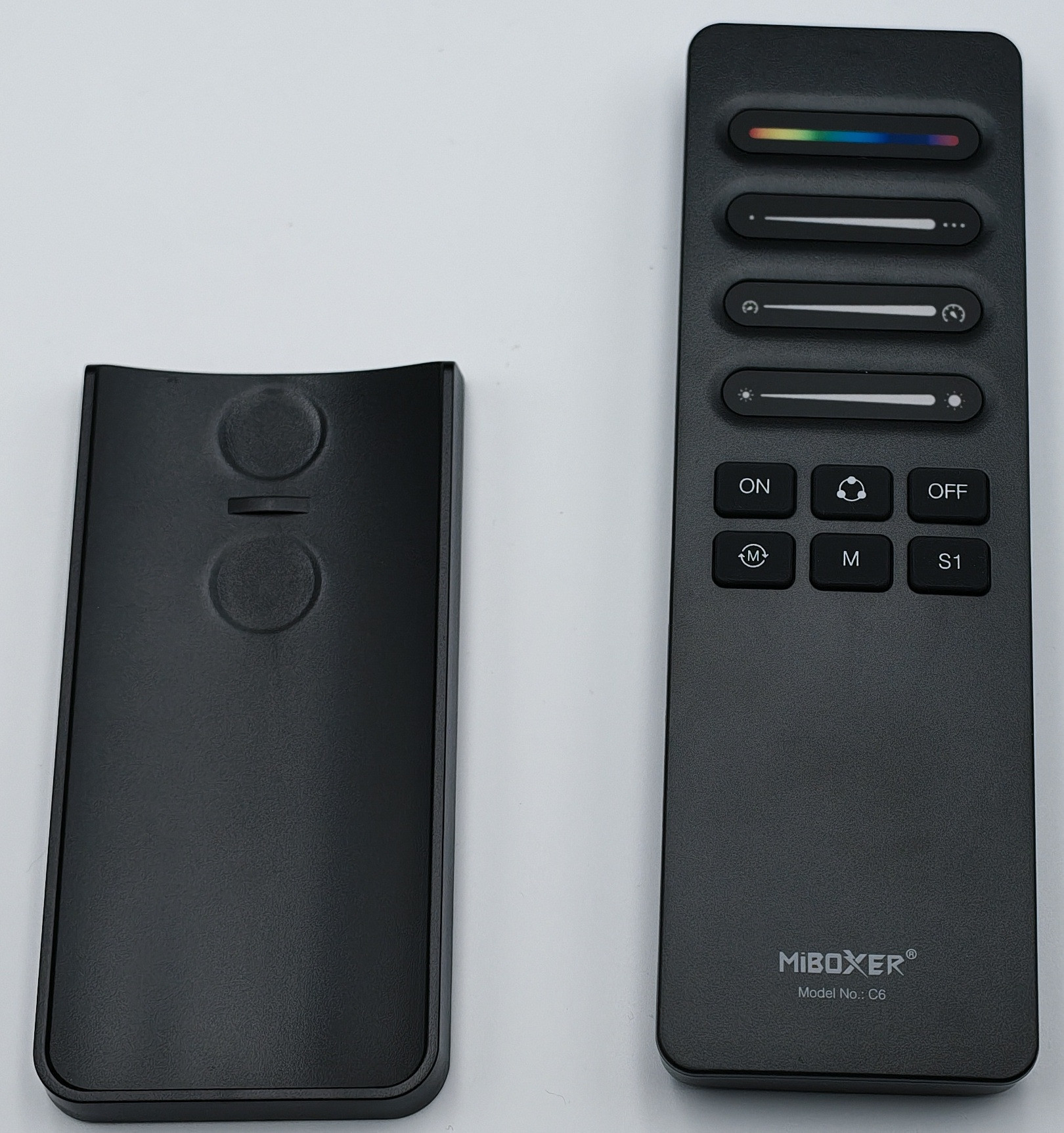 MiBoxer C6 – controls and holder