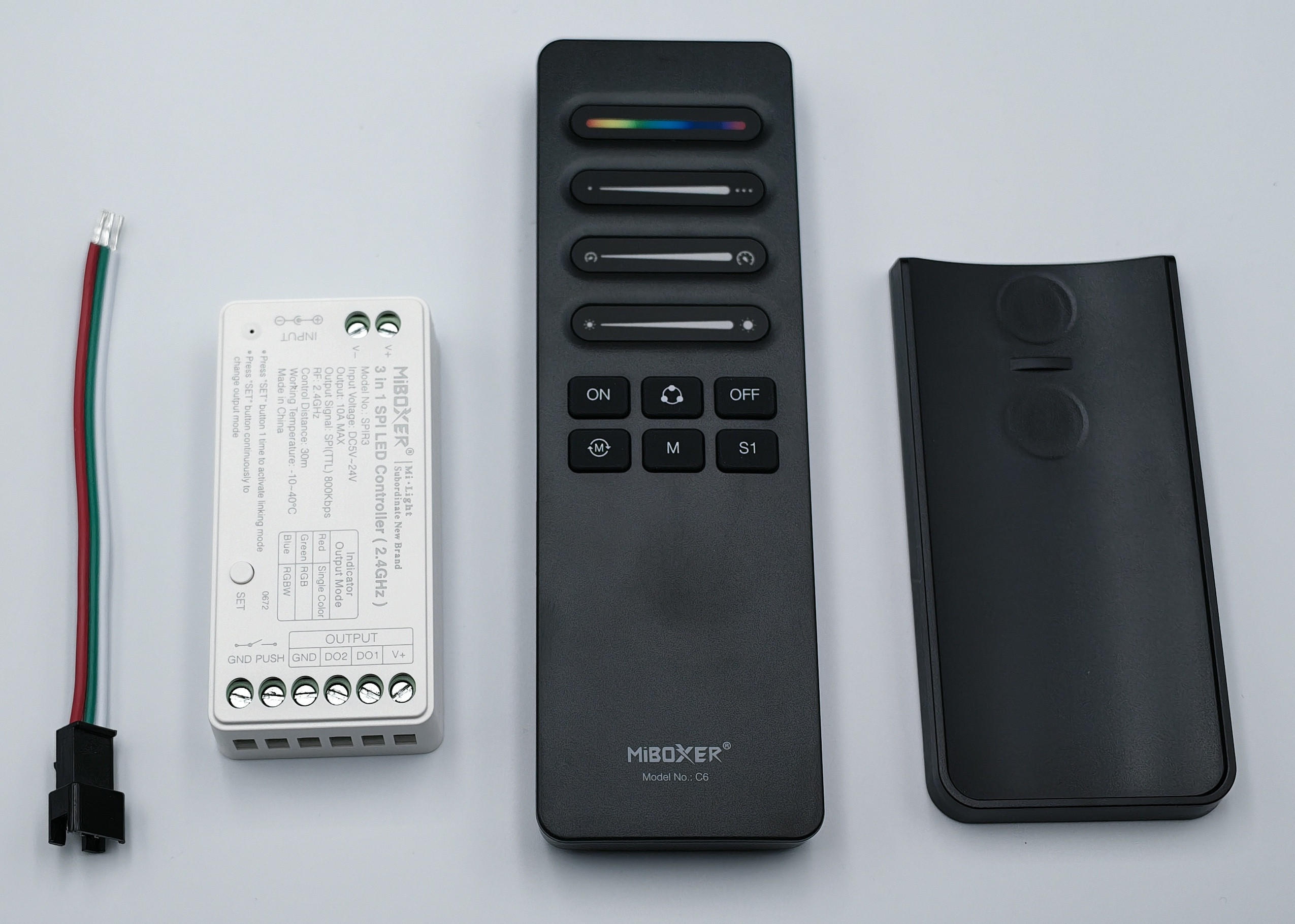 MiBoxer SPIR3/C6 set – controller, remote control, holder and connection cable